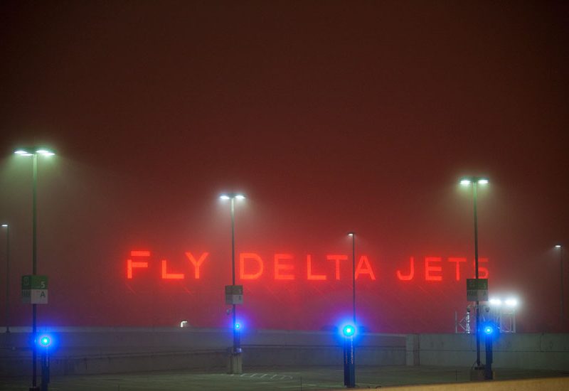 Fly Delta Jets : Fog at HJ Airport : Atlanta