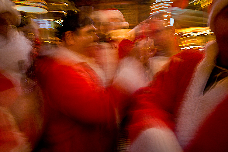 Happy Holidays : SantaCon Pub Crawl : Manhattan NYC