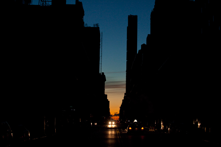 Dawn in Blackout Manhattan : 23rd St : NYC